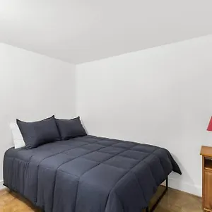  Apartment Spacious 3 Bedrooms/2 Bathrooms In Canada