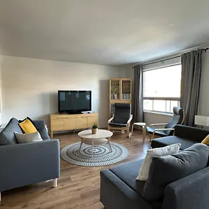  Apartment 881 Familial Canada