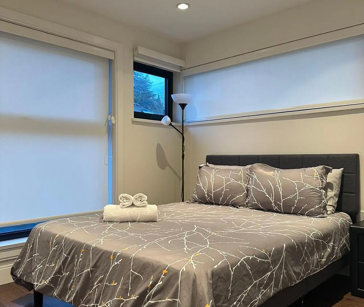 Villa A Tiny House Near Ubc 温哥华ubc小别墅 Vancouver Canada